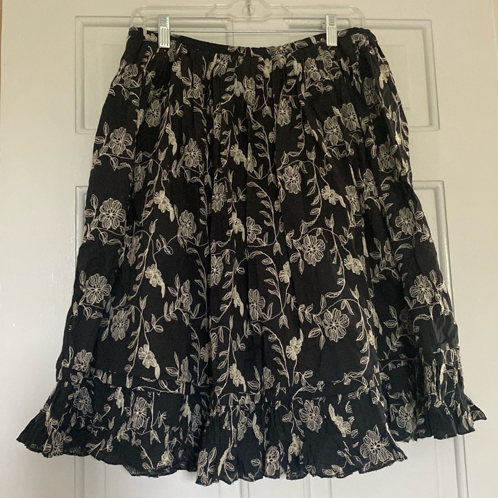 Max Mara Weekend embroidered black a-line midi skirt size 6